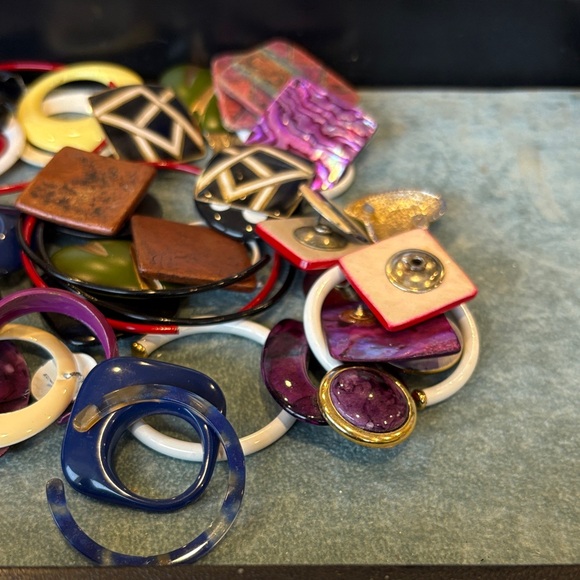 Hodgepodge of Earrings - Picture 5 of 9